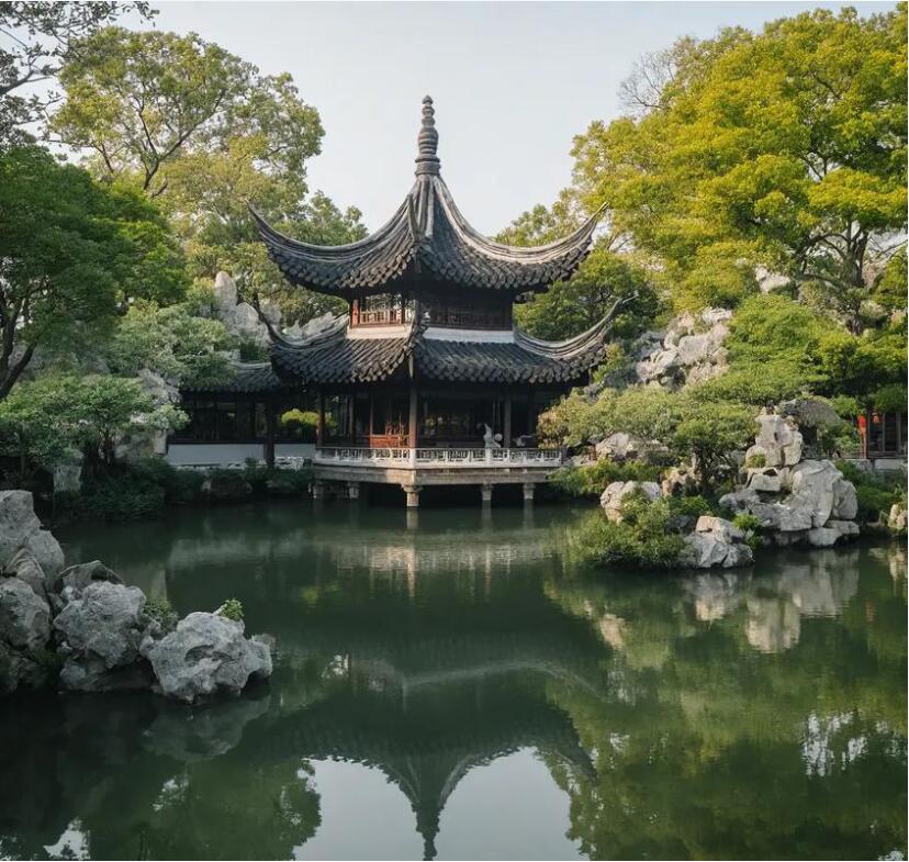 露天区迷茫餐饮有限公司